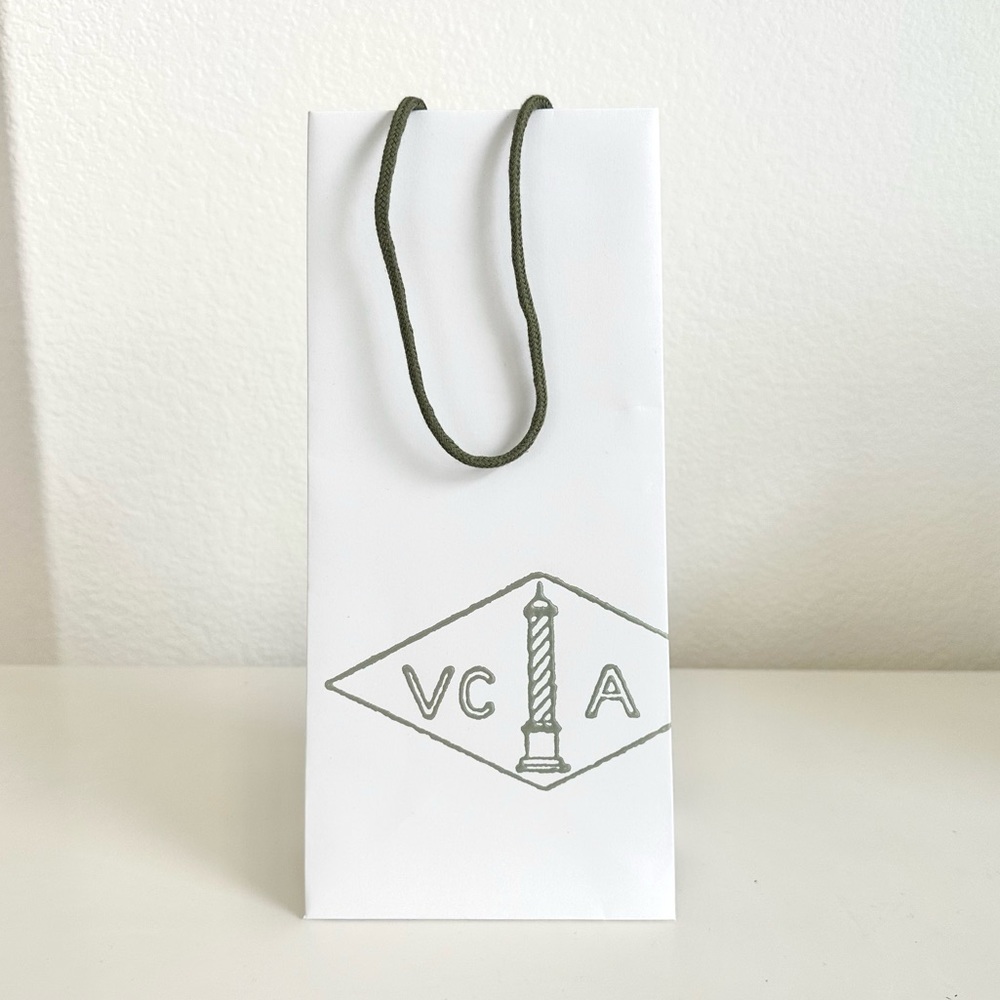 Van Cleef & Arpels shopping bag NEW